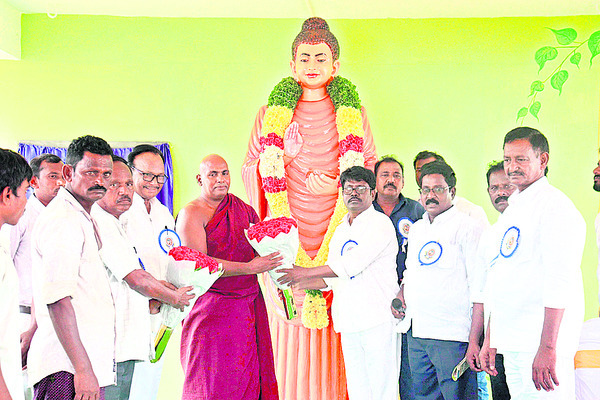 ఐజర్కు ఎస్బీఐ భారీ విరాళం 1