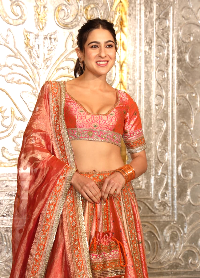 Manish Malhotra Diwali Bash 2025 Photos10