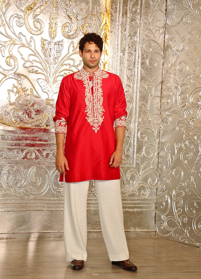 Manish Malhotra Diwali Bash 2025 Photos4