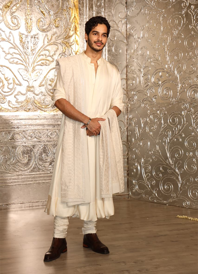 Manish Malhotra Diwali Bash 2025 Photos7