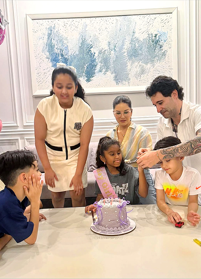 Sunny Leone Celebrates Daughters Birthday Photos4