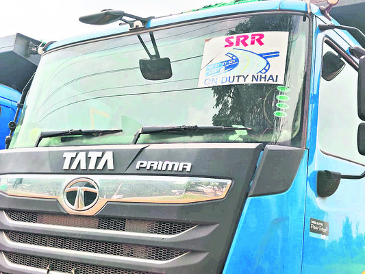 హద్దులు దాటుతున్న ఇసుక1