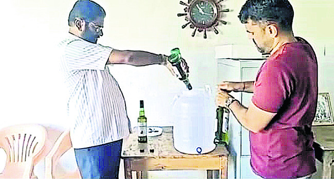 డీడీపీఐ కార్యాలయంలో మందు పార్టీ.! 1