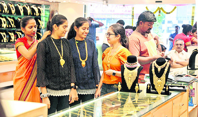దీపావళి పండుగ.. కొనుగోళ్లు తోడుగా1