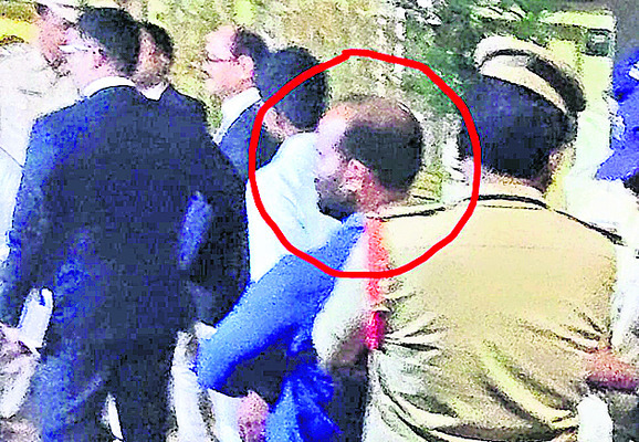 ఖాకీ మార్క్ కుట్రలు!1