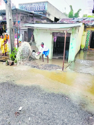 బాణాసంచా విక్రయాలకు అనుమతి తప్పనిసరి
1