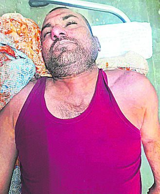 లారీల మధ్య ఇరుక్కుని లారీ డ్రైవర్ దుర్మరణం 3