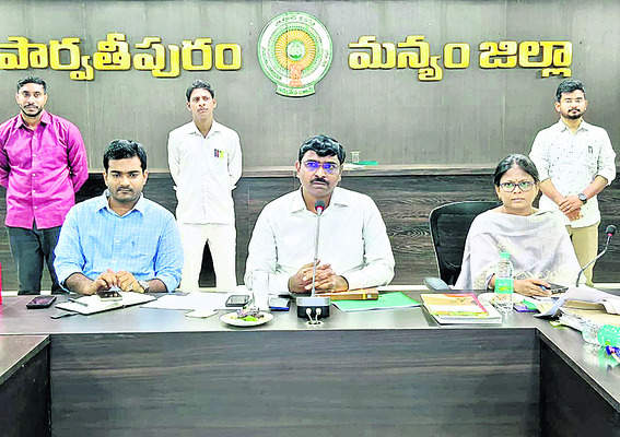 రీల్స్ విజేతలకు బహుమతులు1