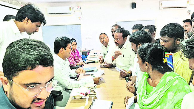 కలెక్టర్ దృష్టికి గ్రామాల సమస్యలు 1