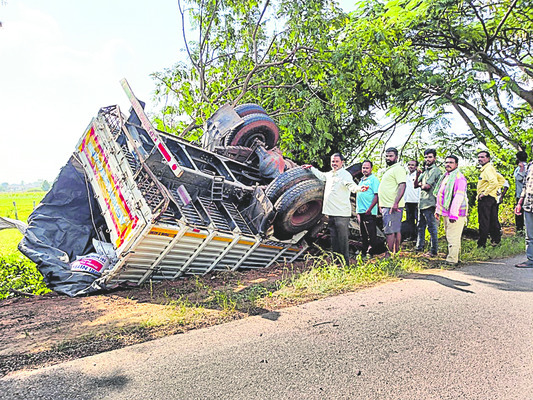 శ్రీశైలం ఆలయ బోర్డు సభ్యుడికి సన్మానం 1