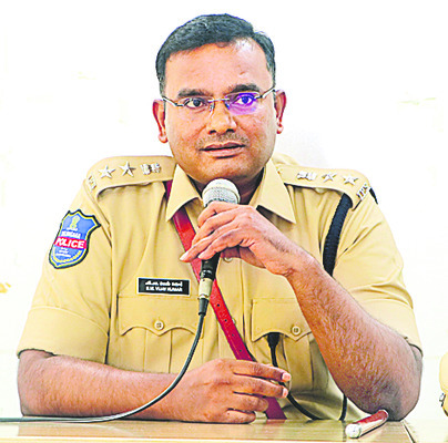 బాణాసంచా విక్రయాలకు అనుమతి తప్పనిసరి
2
