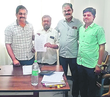 అడవి జంతువుల దాడిలో దూడ మృతి 2