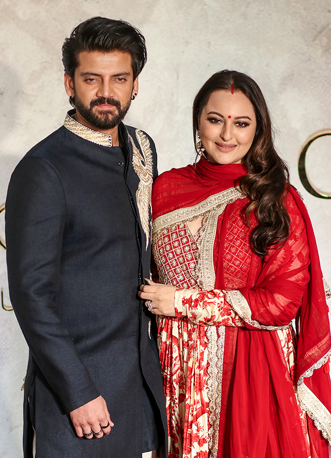 Bollywood Actor fashion designer Vikram Phadnis 35th anniversary fashion show26