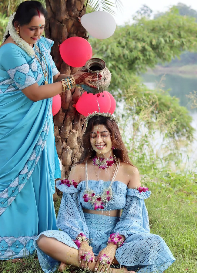 Tollywood beauty celebrates her birthday differently (Photos)14