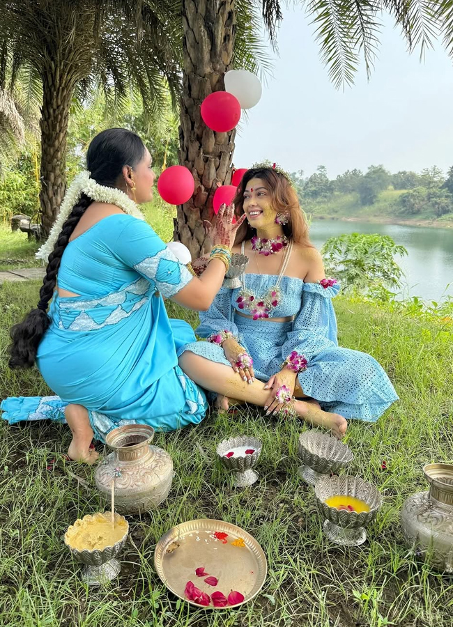 Tollywood beauty celebrates her birthday differently (Photos)15