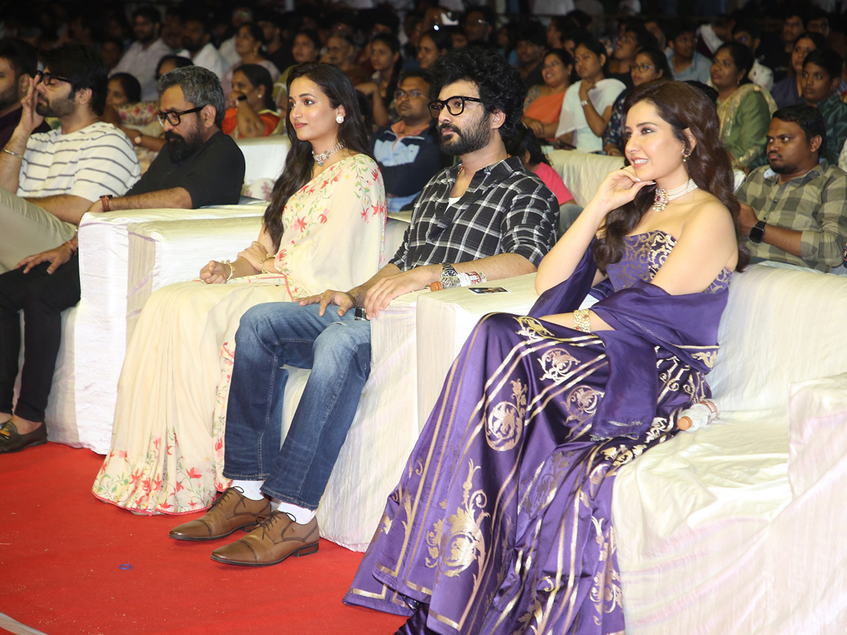 Siddu Jonnalagadda Telusu Kada Pre Release Event Photos13