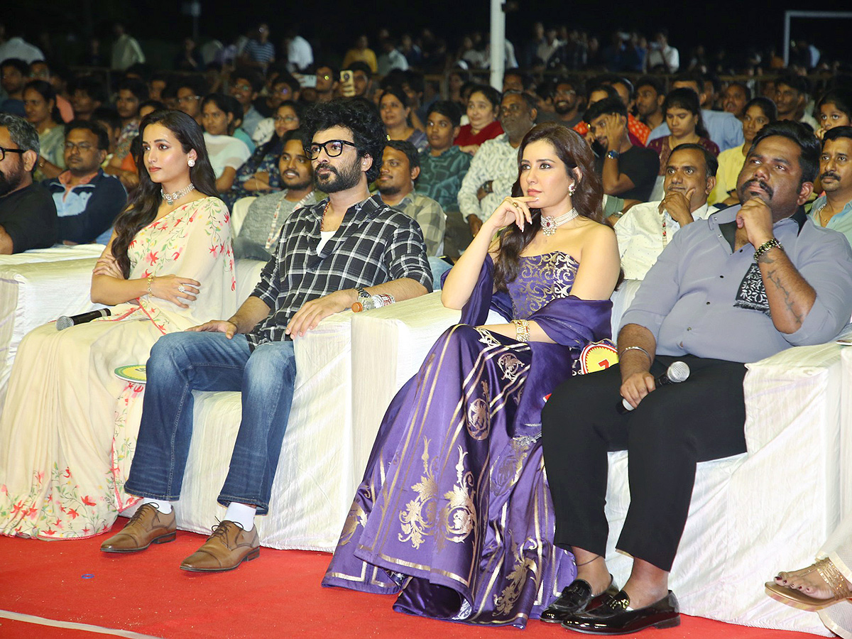 Siddu Jonnalagadda Telusu Kada Pre Release Event Photos22