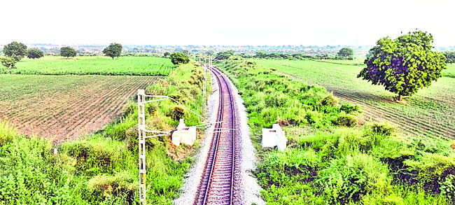 రైలు ఎక్కితే రక్షణ కరువు 1