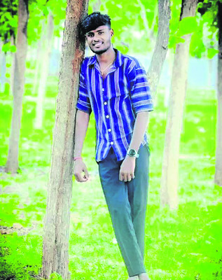 కరెంట్ తీగలు తగిలి యువకుడు మృతి1