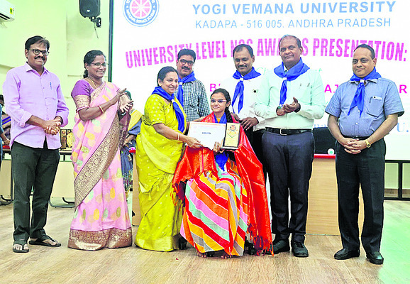మోసంపై డీఎస్పీకి ఫిర్యాదు1