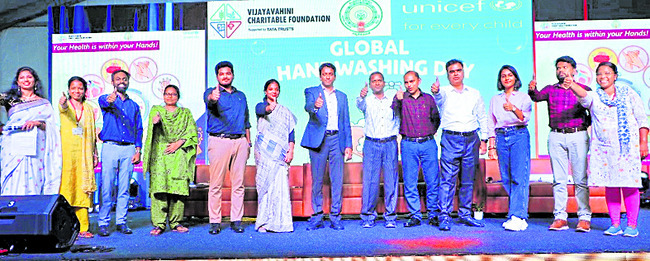 జాబ్ మార్కెట్కు అనుగుణంగా నైపుణ్యాలు 1