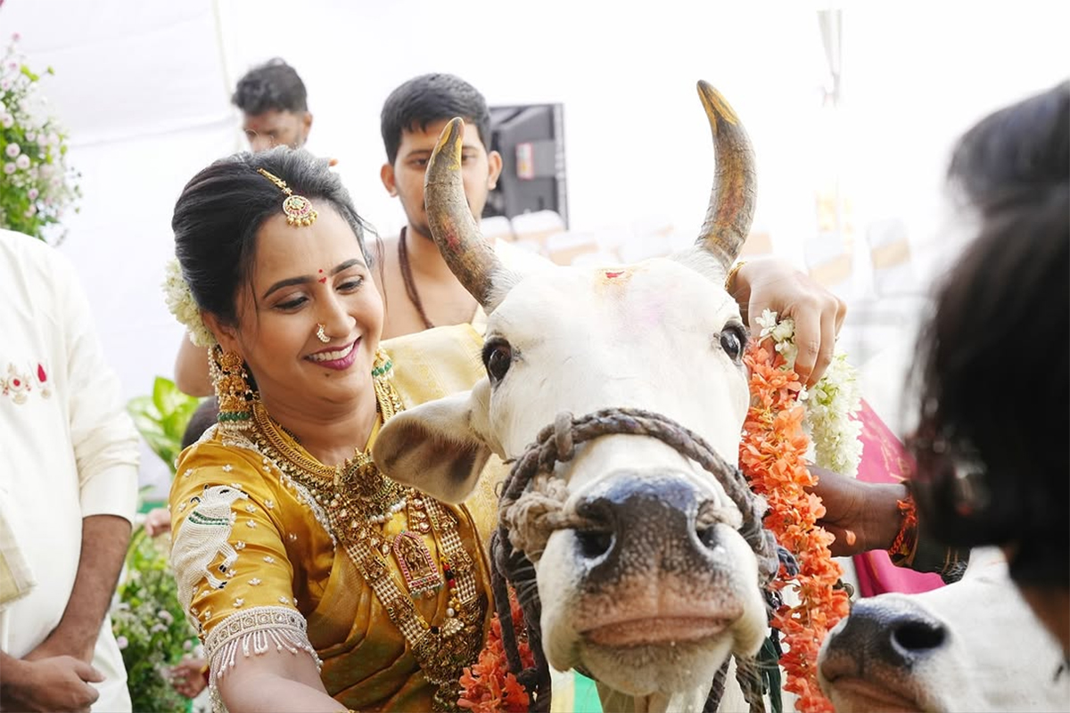 Bigg Boss Fame Anchor Lasya Manjunath New Housewarming Photos11