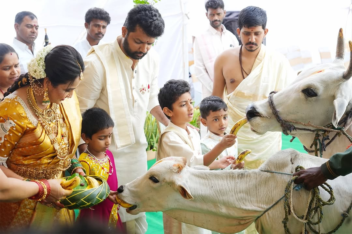 Bigg Boss Fame Anchor Lasya Manjunath New Housewarming Photos18