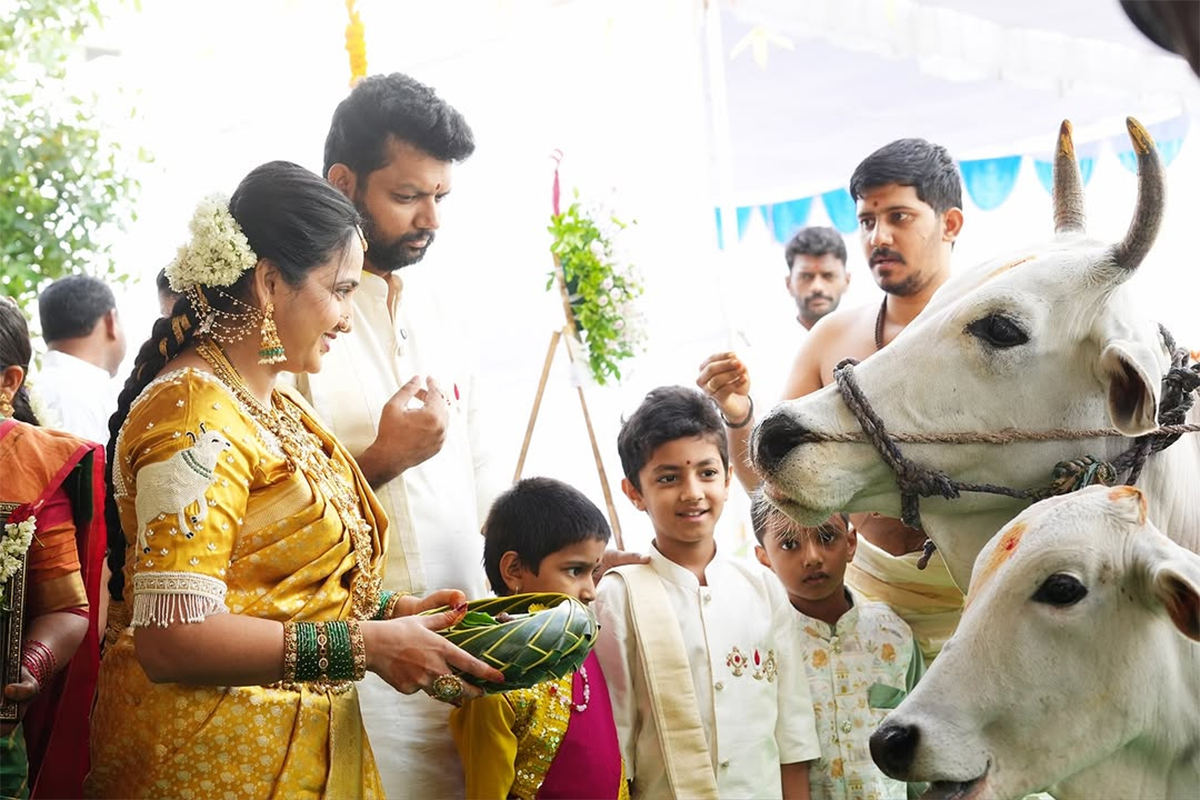 Bigg Boss Fame Anchor Lasya Manjunath New Housewarming Photos19