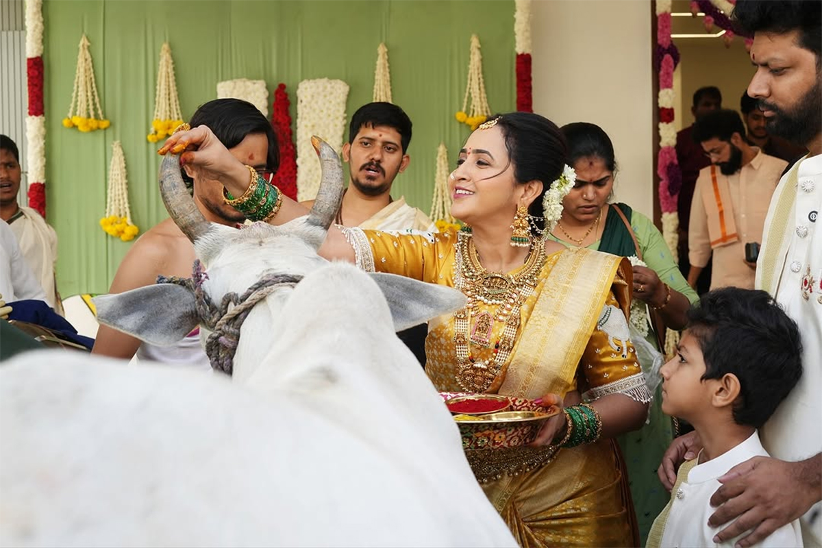 Bigg Boss Fame Anchor Lasya Manjunath New Housewarming Photos9