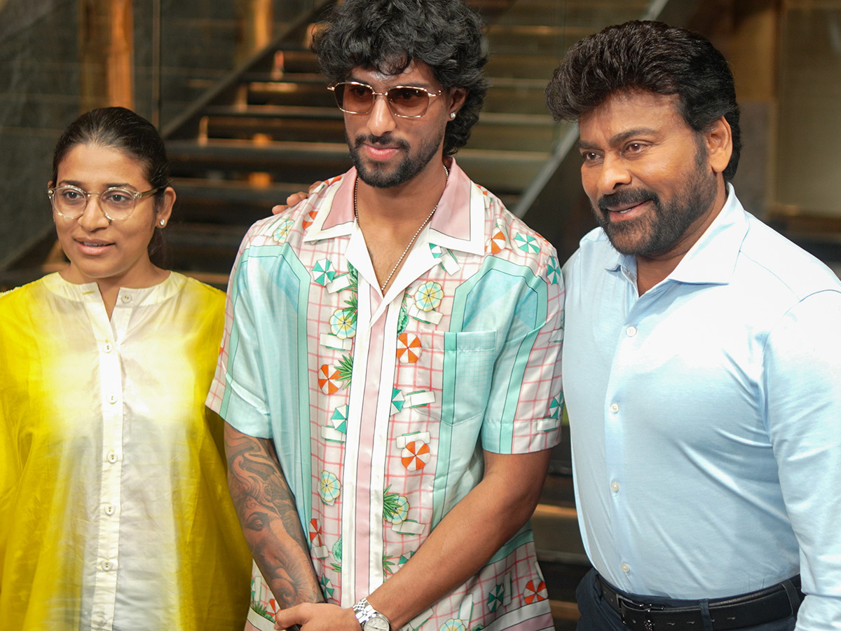 Chiranjeevi Felicitated Young Cricket Sensation Tilak Varma Photos3