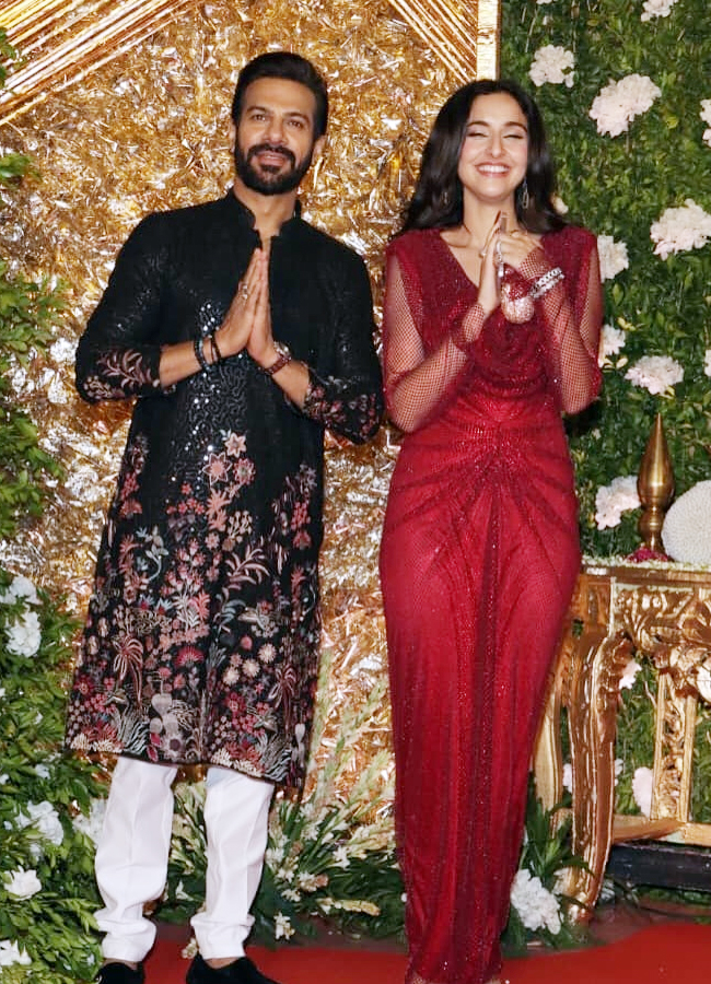 Diwali Celebrations At Bollywood Producer Ramesh Taurani's House15