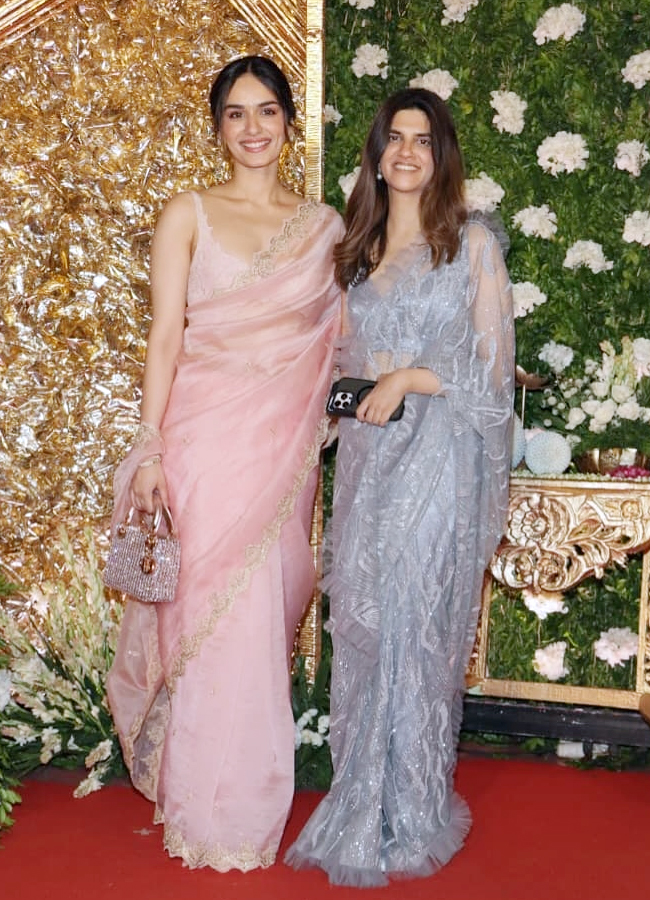Diwali Celebrations At Bollywood Producer Ramesh Taurani's House16