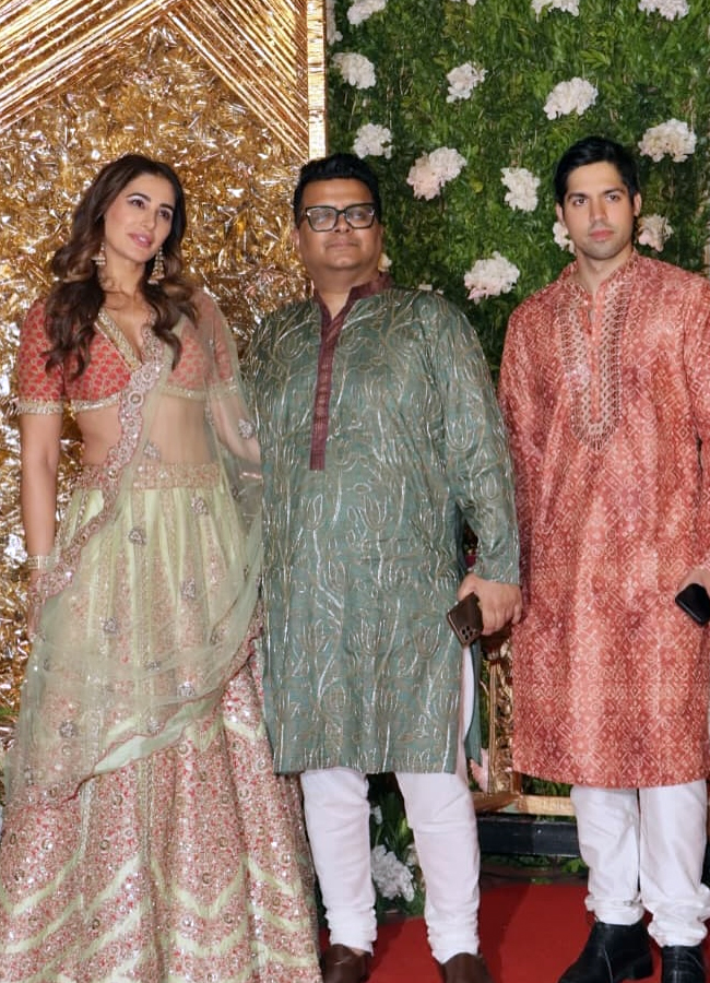 Diwali Celebrations At Bollywood Producer Ramesh Taurani's House20