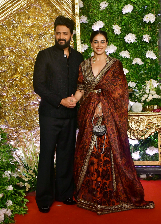 Diwali Celebrations At Bollywood Producer Ramesh Taurani's House3