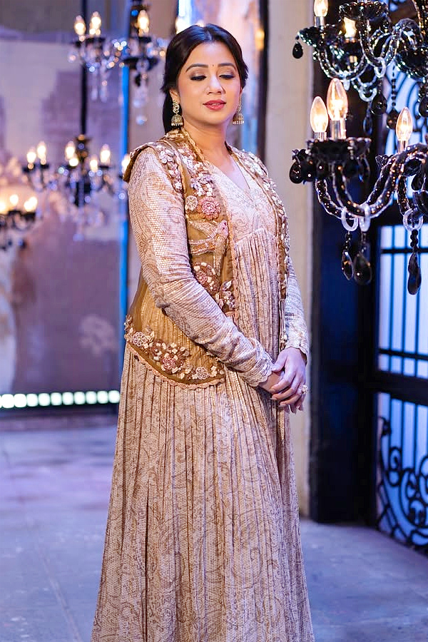 Singer Shriya Ghoshal In Diwali Vibe Photos6