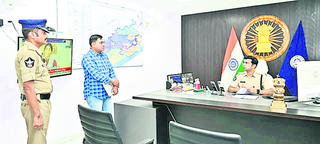 ఉద్యోగుల గ్రీవెన్స్కు 11 అర్జీలు 1