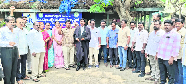 కలానికి సంకెళ్లపై కన్నెర్ర 1