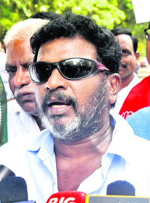 గళమెత్తిన కలం 8