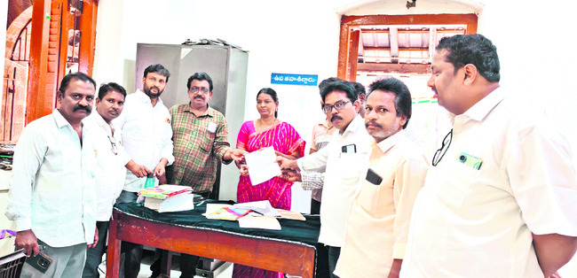 గళమెత్తిన కలం 5