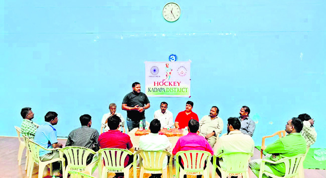 ఐదుగురు తహసీల్దార్లకు పదోన్నతి 1