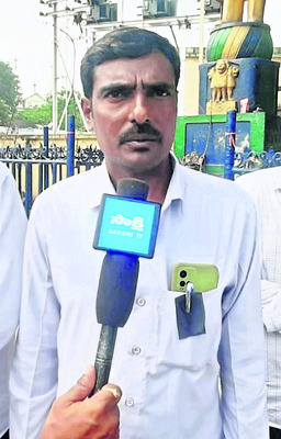 పత్రికా స్వేచ్ఛను హరించొద్దు1