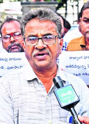 దాడులను ఖండిస్తున్నాం..
1