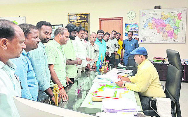 పత్రికా స్వేచ్ఛను హరించడమే..1