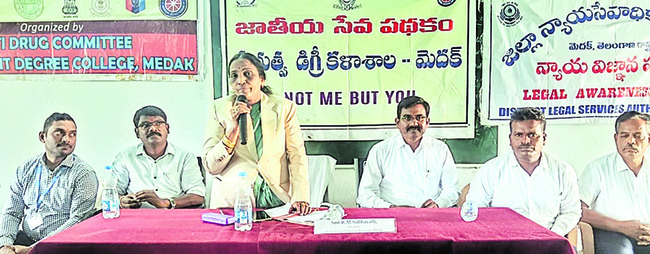 వన దుర్గమ్మ దర్శనాలు ప్రారంభం 1