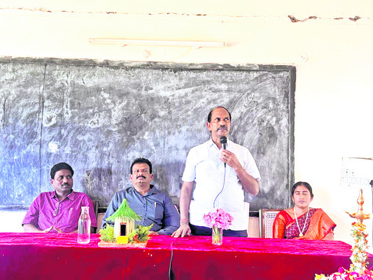 ఛత్తీస్గఢ్లో లొంగిపోయిన మావోయిస్టు అగ్రనేత వాసుదేవరావ5