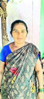 కూలి పనులు దొరకడం లేదు
2