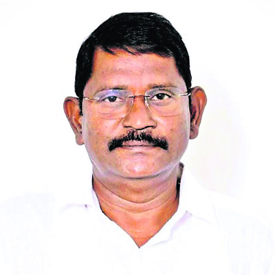 ప్రజాస్వామ్యానికి గొడ్డలిపెట్టు
3
