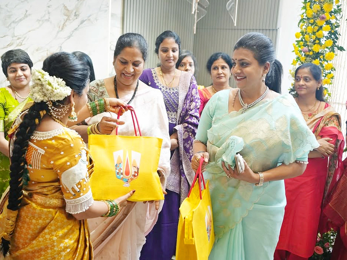 Rk Roja Attends Anchor Lasya House Warming Ceremony Photos7