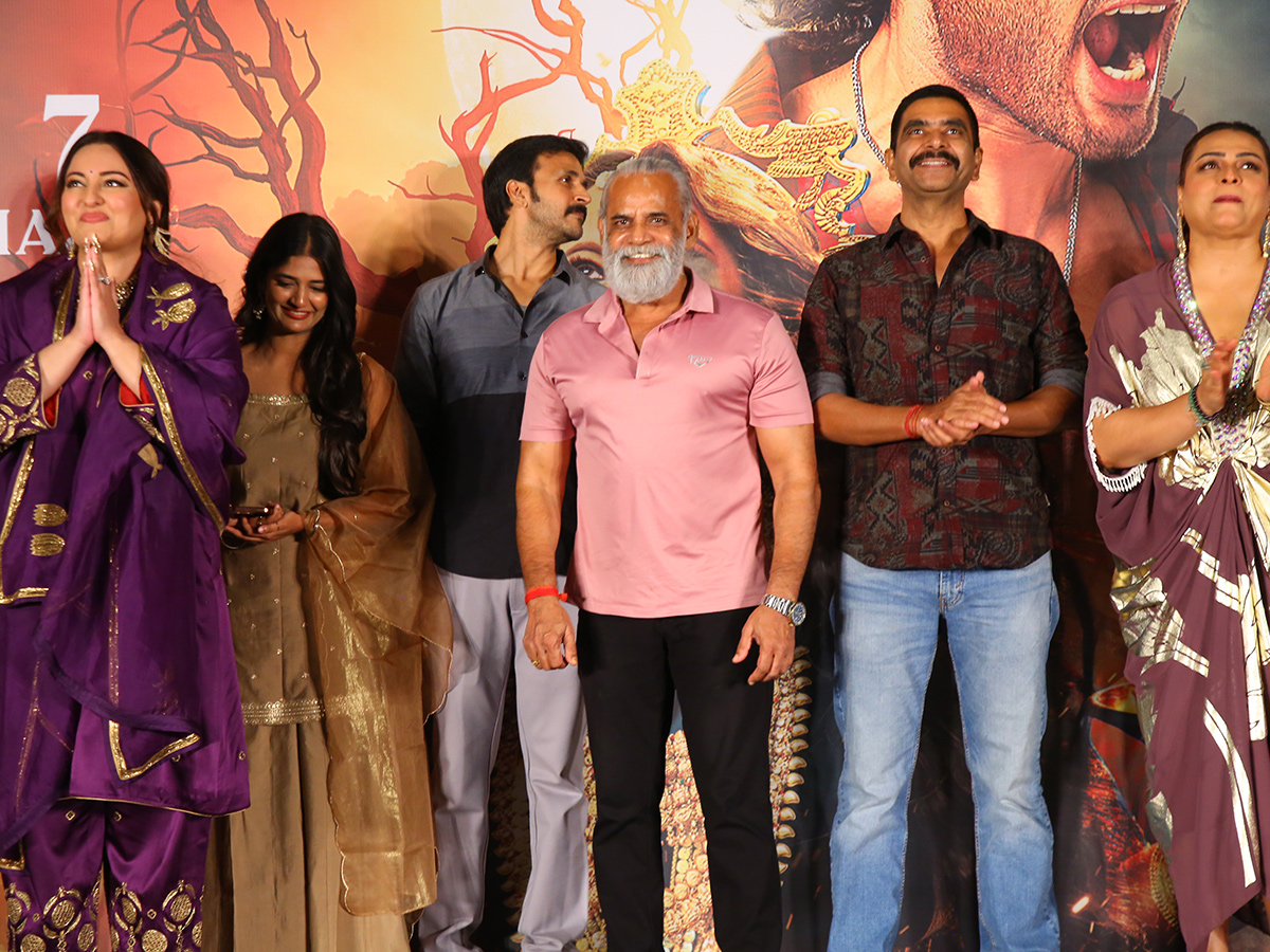 Sonakshi Sinha Jatadhara Movie Trailer Launch Event Photos 18