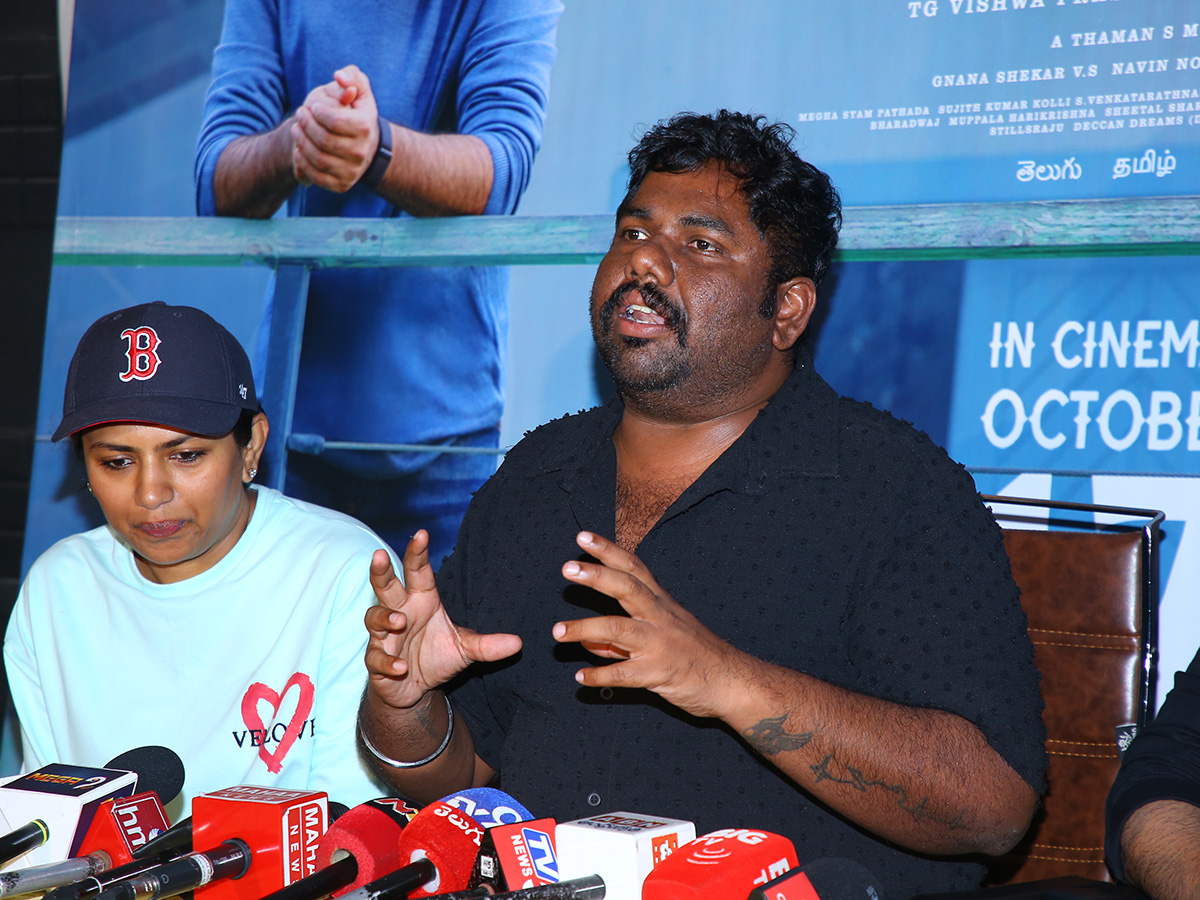 Telusu Kada Movie Success Celebrations Photos13